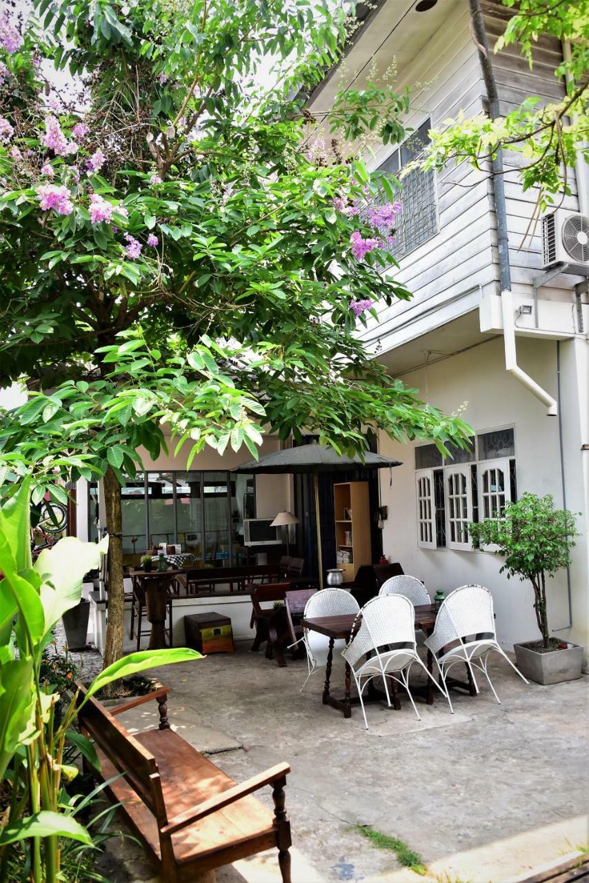 Baan Rare Guesthouse Udon Thani Esterno foto
